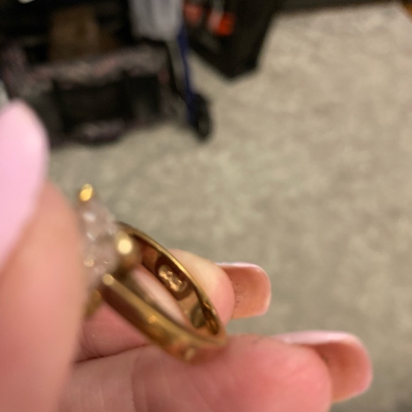 Ring - Picture 3 of 4